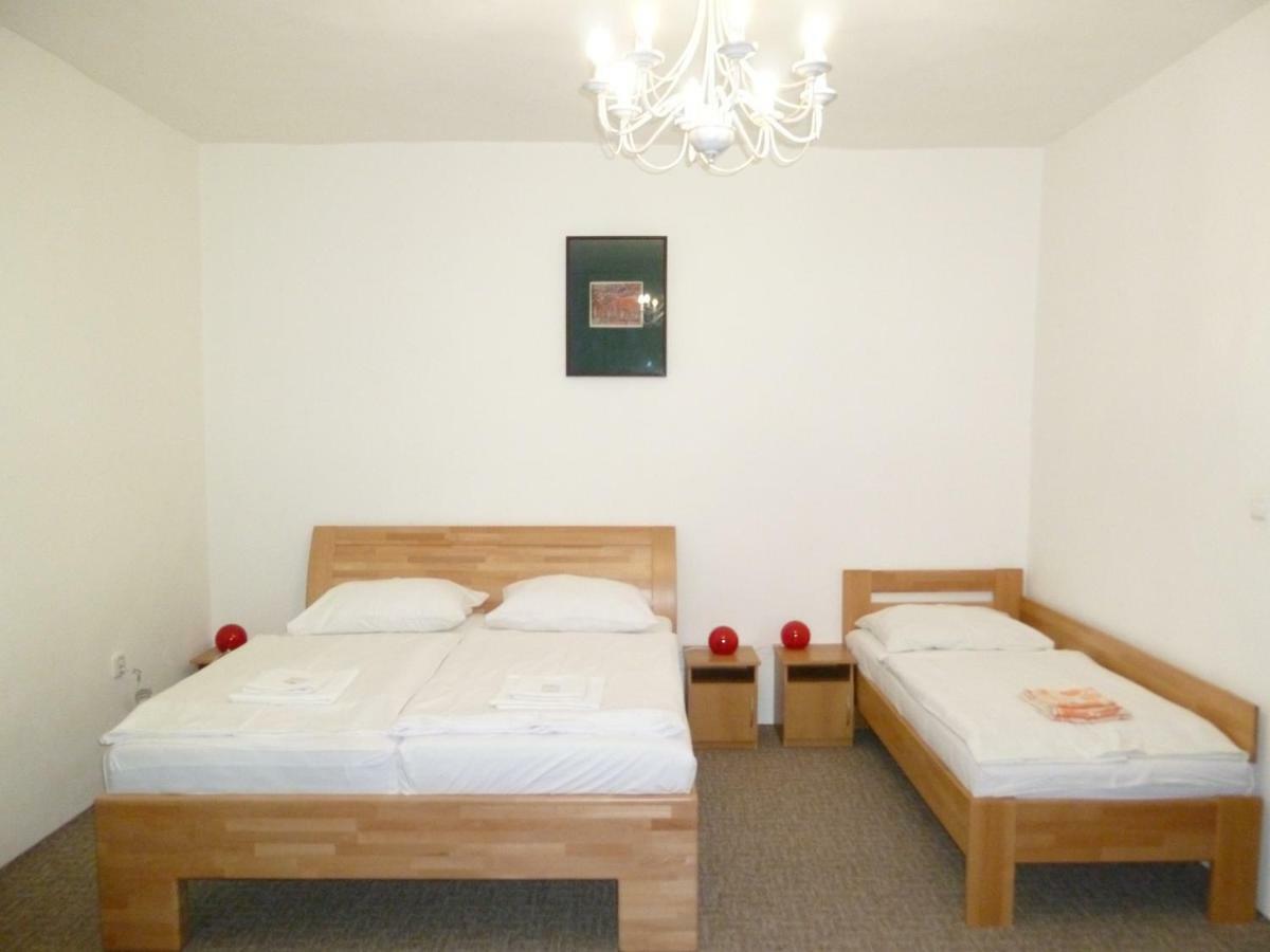 Penzion Central Zvolen Ngoại thất bức ảnh